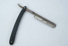 Load image into Gallery viewer, Vintage Shumate’s Tungsten Straight Razor with Original “Uncle Sam Razors” Box
