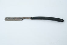 Load image into Gallery viewer, Vintage Shumate’s Tungsten Straight Razor with Original “Uncle Sam Razors” Box
