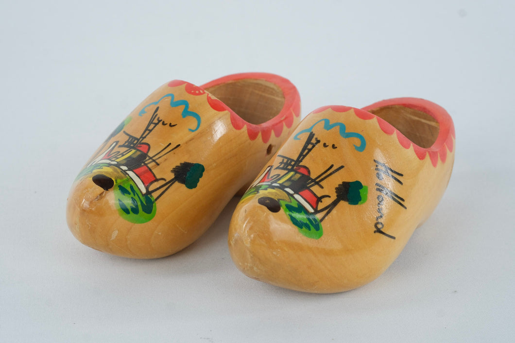 Vintage Dutch Wooden Clogs – Hand-Painted Holland Souvenir Shoes – 7” Long