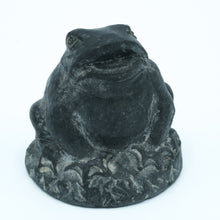 Load image into Gallery viewer, Frog Soapstone Sculpture - Wolf Sculptures - Canada
