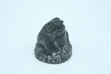 Load image into Gallery viewer, Frog Soapstone Sculpture - Wolf Sculptures - Canada
