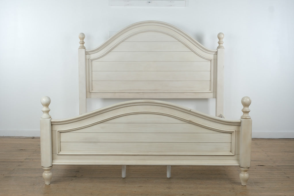 Chateau King Poster Bed by Standard Furniture