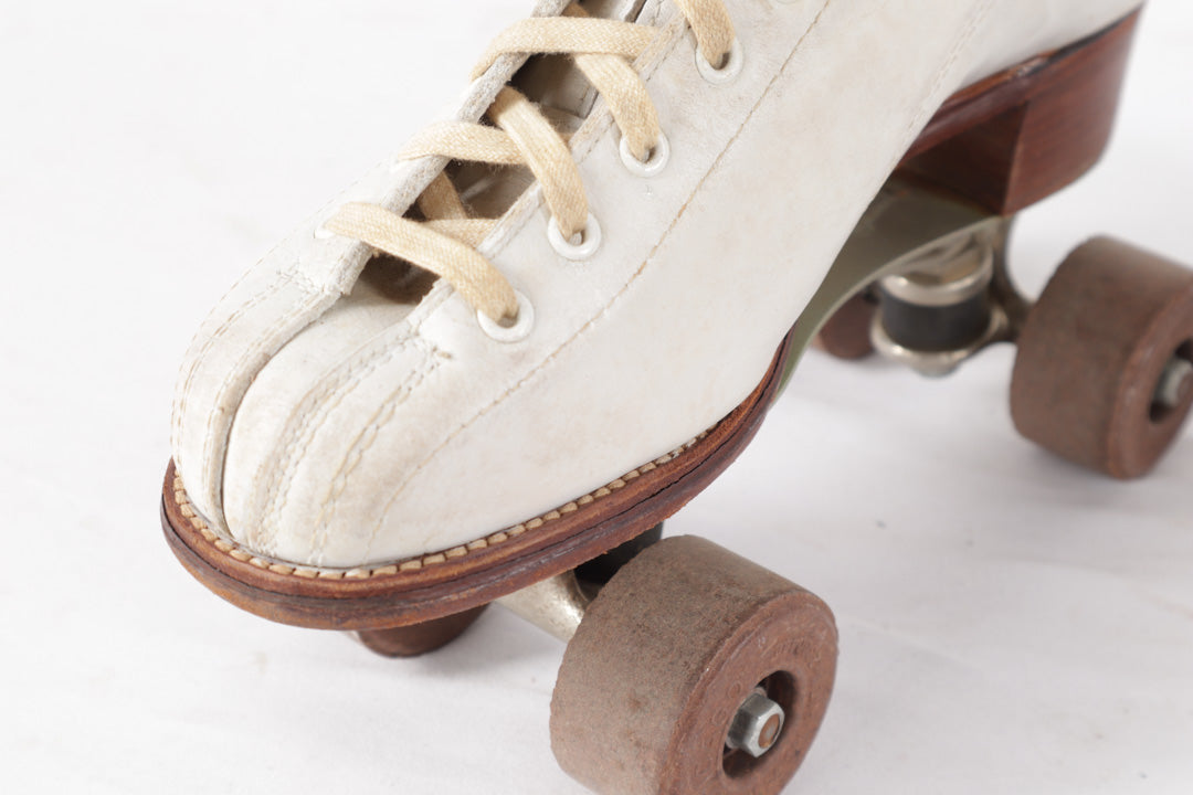 Chicago Roller Skates - Ladies size 8 – Craze Furniture and