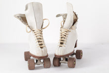 Load image into Gallery viewer, Chicago Roller Skates - Ladies size 8
