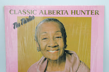 Load image into Gallery viewer, Alberta Hunter – Classic Alberta Hunter: The Thirties (1978, Stash ST-115) – Vintage Jazz/Blues Vinyl LP
