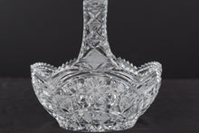 Load image into Gallery viewer, Oval Crystal Basket with Center Flower
