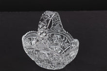Load image into Gallery viewer, Oval Crystal Basket with Center Flower
