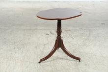 Load image into Gallery viewer, The Bombay Company Mahogany Finish Scalloped Pedestal Side Table
