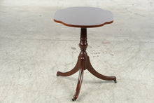 Load image into Gallery viewer, The Bombay Company Mahogany Finish Scalloped Pedestal Side Table
