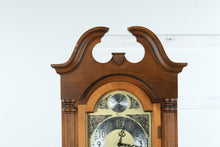 Load image into Gallery viewer, Colonial of Zeeland Grandmother Clock – Model 6081 in Finish 274 (1979)
