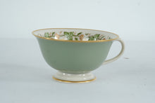 Load image into Gallery viewer, Franciscan Concord Dinnerware Set Green Gold Grape Motif California
