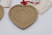 Load image into Gallery viewer, Brown Bag Cookie Art Heart Cookie Mold Set 1988 Hill Design
