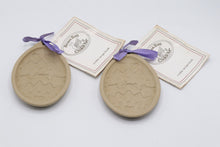 Load image into Gallery viewer, Brown Bag Cookie Art Easter Egg Cookie Mold Set of 2 1988
