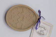 Load image into Gallery viewer, Brown Bag Cookie Art Easter Egg Cookie Mold Set of 2 1988
