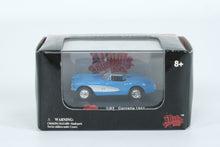 Load image into Gallery viewer, Malibu International Chevrolet Corvette (1957) – 1:87 Scale Die-Cast Model (Blue/White)
