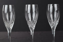 Load image into Gallery viewer, Crystal White Wine / Champagne Glasses
