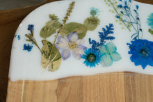 Load image into Gallery viewer, Brandani Floral Resin &amp; Wood Cutting Board

