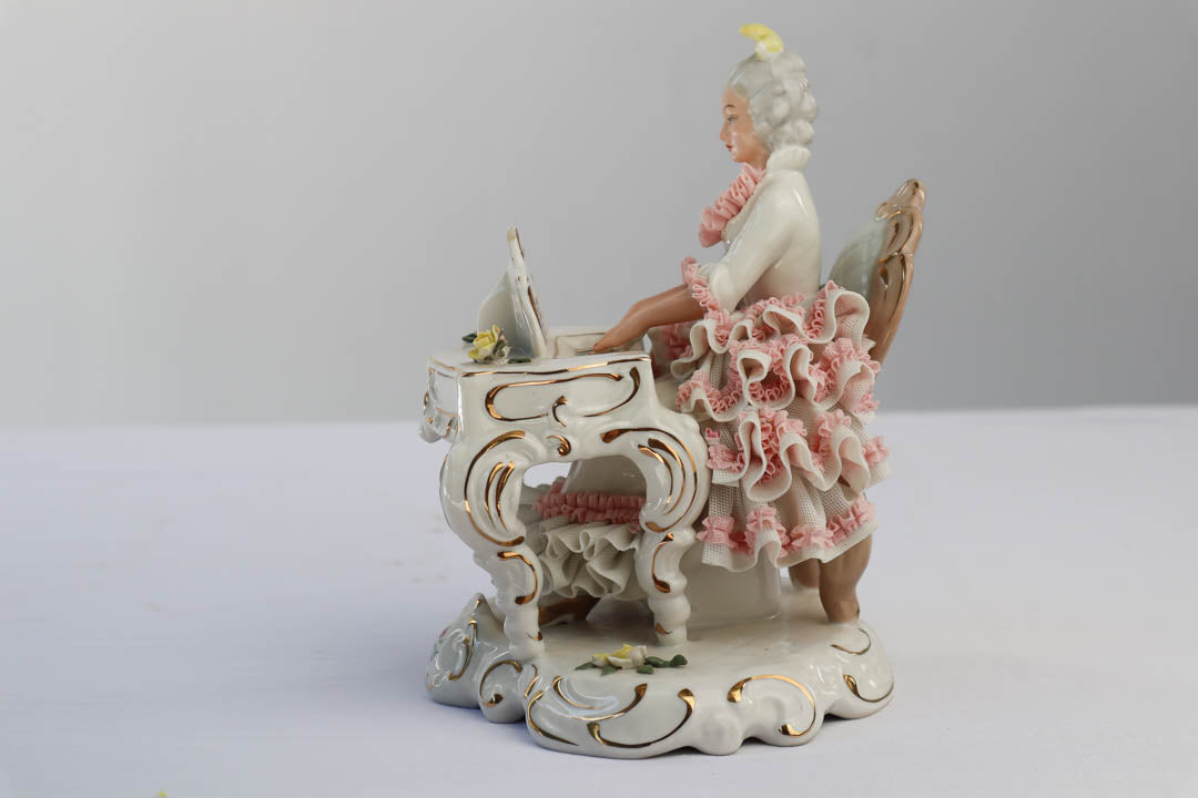 Dresden Sandizell Porcelain Lady Playing Piano