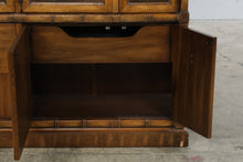 Load image into Gallery viewer, Drexel Heritage Et Cetera China Cabinet with Glass Shelves
