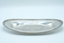 Load image into Gallery viewer, English Silver Mfg Corp 225 USA Silverplate Oval Serving Tray Engraved
