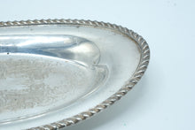 Load image into Gallery viewer, English Silver Mfg Corp 225 USA Silverplate Oval Serving Tray Engraved
