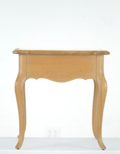 Load image into Gallery viewer, Ethan Allen Country French Side Table
