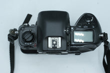 Load image into Gallery viewer, Nikon F5 Professional 35mm Film SLR Camera Body Manuals Strap Japan
