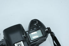 Load image into Gallery viewer, Nikon F5 Professional 35mm Film SLR Camera Body Manuals Strap Japan

