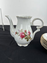 Load image into Gallery viewer, Metasco Rose Tea Set - Japan
