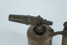 Load image into Gallery viewer, Brass Blowtorch by Sievert – 0.5L (1 Pint) Gasoline-Fired Torch with Ribbed Handle &amp; Original Burner Assembly
