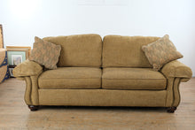 Load image into Gallery viewer, Flexsteel Queen Sleeper Sofa with Pull Out Bed in Textured Upholstery
