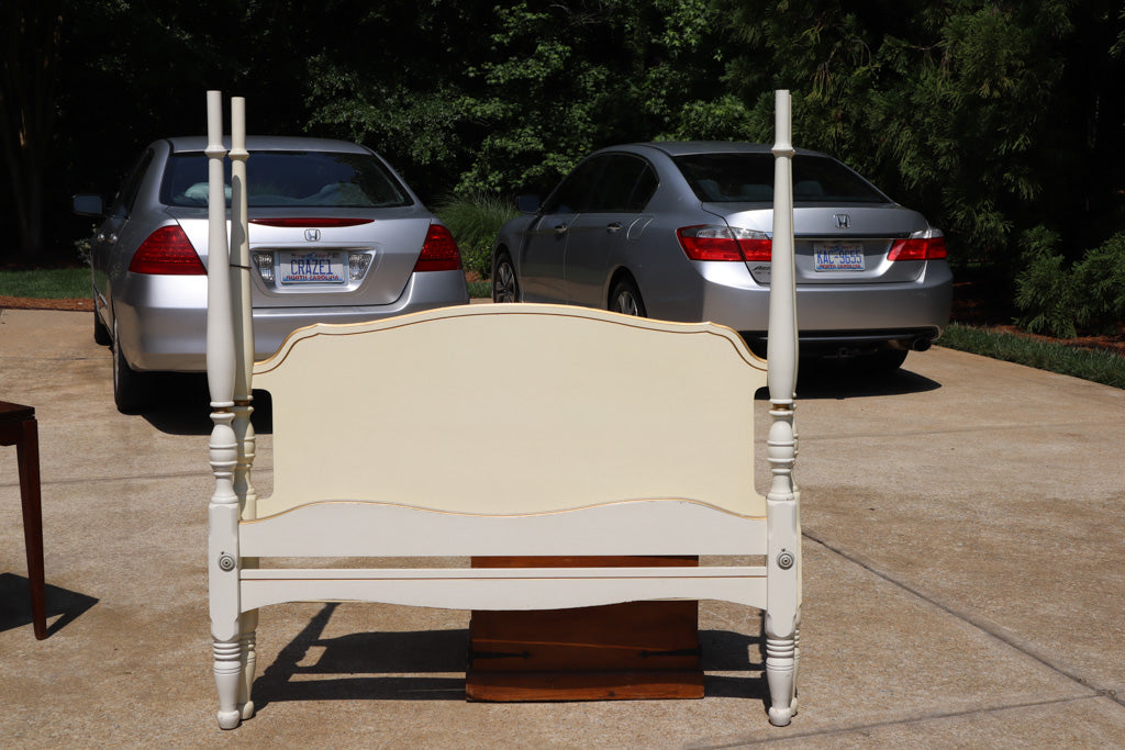 French Provincial Full Size Poster Bed – Dixie Furniture