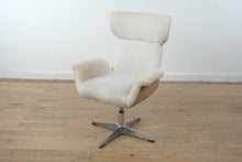 Load image into Gallery viewer, Mid Century Modern Boucle Swivel Lounge Chair with Aluminum Star Base
