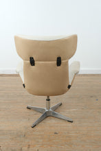 Load image into Gallery viewer, Mid Century Modern Boucle Swivel Lounge Chair with Aluminum Star Base
