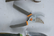 Load image into Gallery viewer, Garden Hand Tool Lot – Corona BP 3350 Pruner, Fiskars Pruners, and Stainless Steel Hand Trowel (4-Piece Set)
