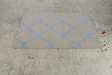 Load image into Gallery viewer, nuLOOM Hand Tufted Wool Area Rug Beige Blue Trellis 64 x 42
