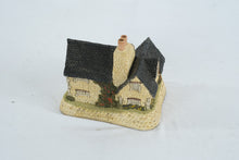 Load image into Gallery viewer, David Winter The Gillies Cottage Scottish Collection 1988 Handmade Figurine
