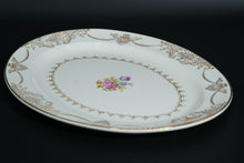 Load image into Gallery viewer, Golden Beauty Serving Platter - Stetson 22kt Gold
