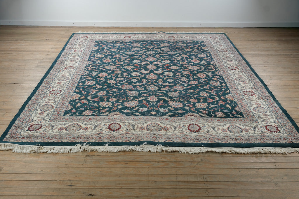 Large Persian-Style Wool Rug – 8.9’ x 12’ – Green with Ivory Border & Floral Motif