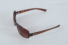 Load image into Gallery viewer, GUESS GU 115/S Women’s Sunglasses – Brown Gradient Lenses | Tortoise Tiger Stripe Frame | 61mm
