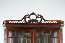 Load image into Gallery viewer, Henkel Harris Mahogany Georgian Corner Cabinet – Style 1192
