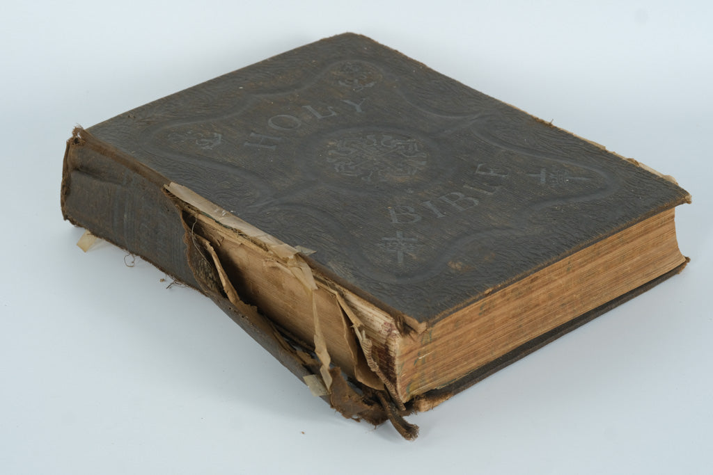 Antique Family Holy Bible – Pictorial Self-Pronouncing Edition by Southwestern Co. Nashville – c.1895–1910