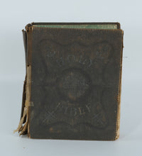 Load image into Gallery viewer, Antique Family Holy Bible – Pictorial Self-Pronouncing Edition by Southwestern Co. Nashville – c.1895–1910
