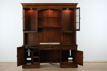 Load image into Gallery viewer, Hooker Furniture Home Office Brookhaven Executive Desk w/Hutch
