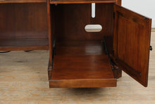 Load image into Gallery viewer, Hooker Furniture Home Office Brookhaven Executive Desk w/Hutch
