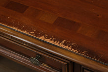 Load image into Gallery viewer, Hooker Furniture Home Office Brookhaven Executive Desk w/Hutch
