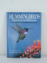 Load image into Gallery viewer, Hummingbirds: Their Life and Behavior – A Photographic Study of the North American Species
