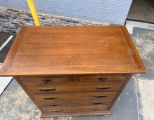 Load image into Gallery viewer, Glenmore 5-Drawer Solid Wood Chest of Drawers
