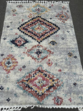 Load image into Gallery viewer, Safavieh Morocco Collection Area Rug Cream Multi Diamond Pattern 5x8
