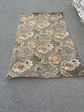 Load image into Gallery viewer, Floral Area Rug Gray Green Traditional Botanical Pattern 61 x 96
